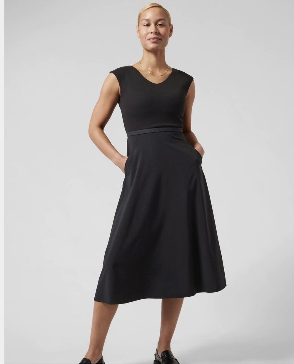 Athleta Women's Black Cap Sleeves V-Neck Ryder Midi Dress Size S